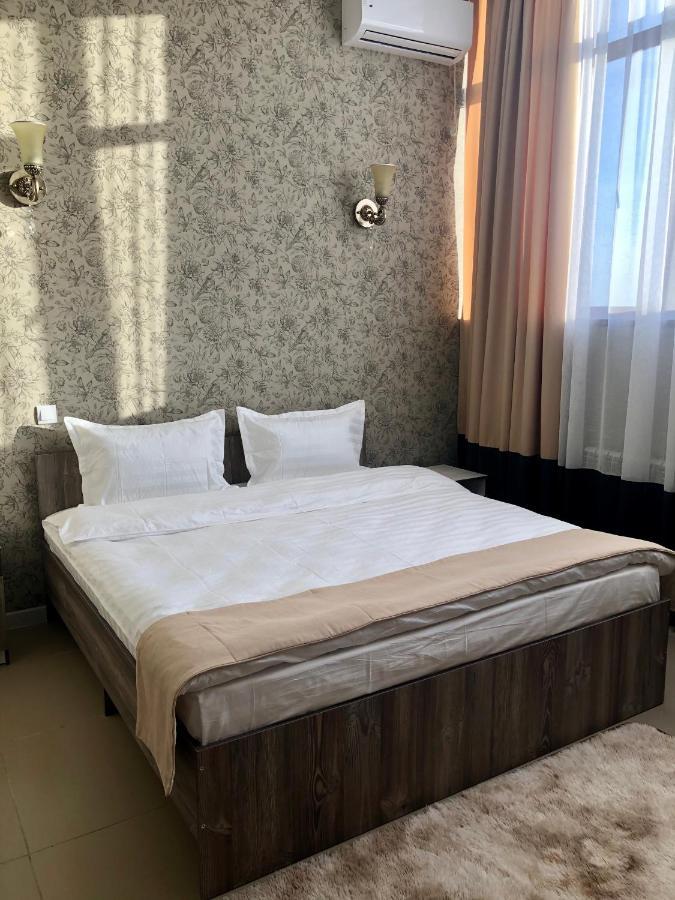 Tarlan Hotel Aktau  Exteriör bild