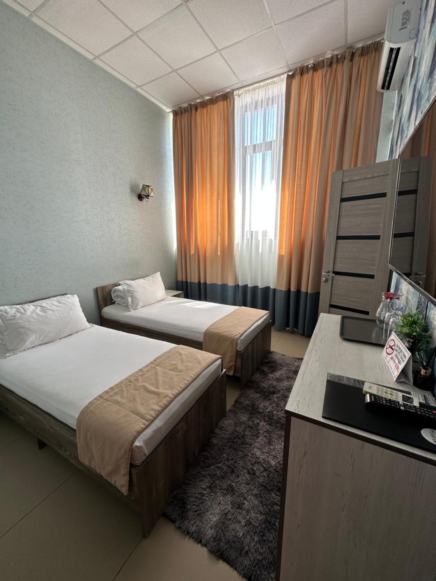 Tarlan Hotel Aktau  Exteriör bild
