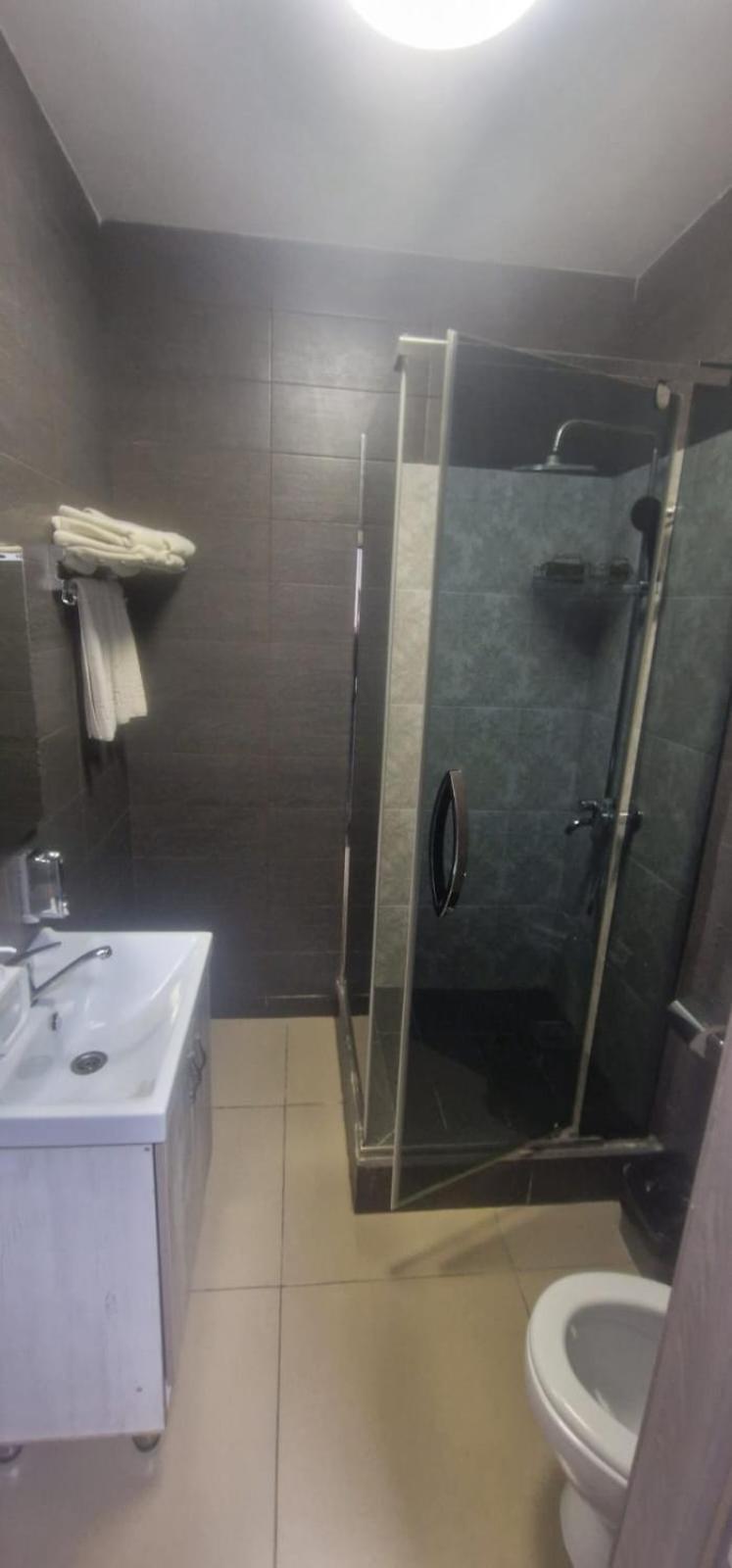 Tarlan Hotel Aktau  Exteriör bild
