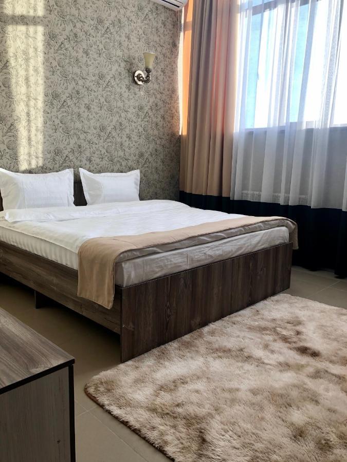 Tarlan Hotel Aktau  Exteriör bild